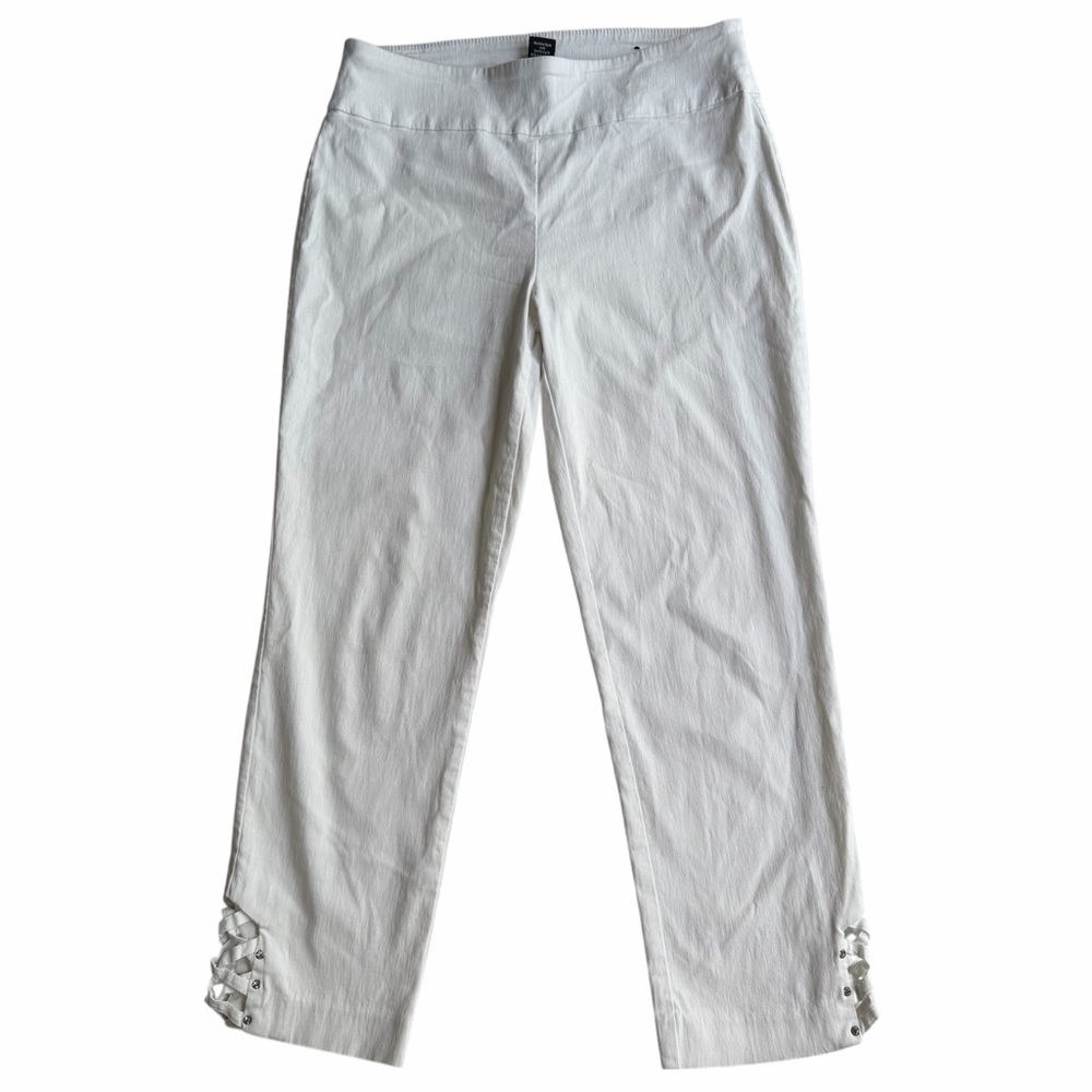 Attyre Petite White Pull-On Capris Embellished Hem With Rhinestones Size 8P